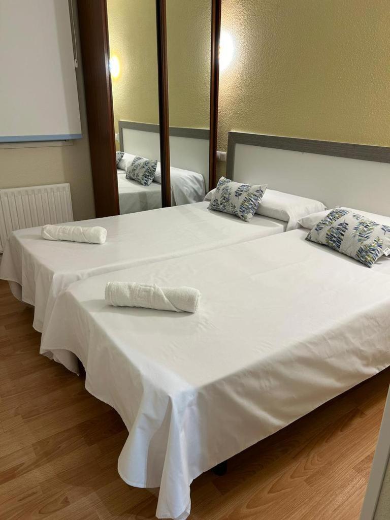 Hostal-Restaurante Posada Del Duque Villalbilla de Burgos 外观 照片