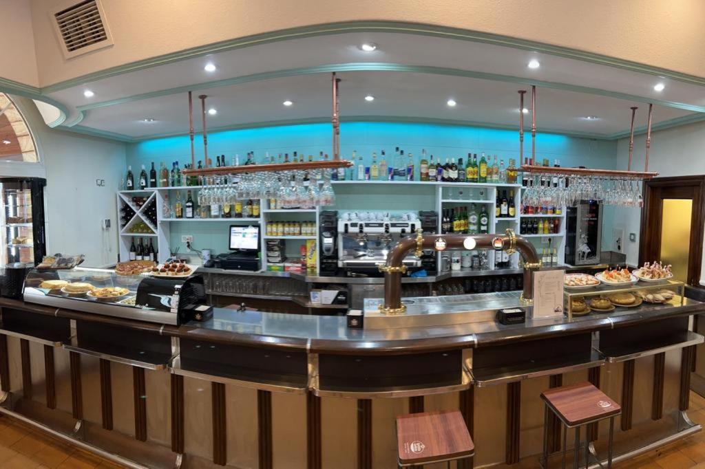 Hostal-Restaurante Posada Del Duque Villalbilla de Burgos 外观 照片